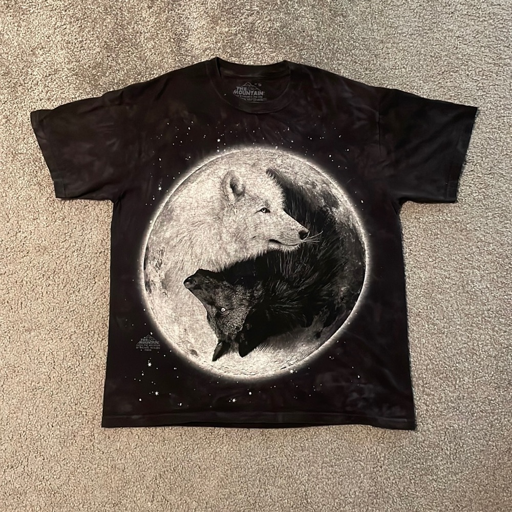 Wolf and moon T